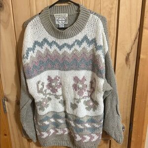 Vintage Goldentouch Women's Cream Crew Neck Sweater